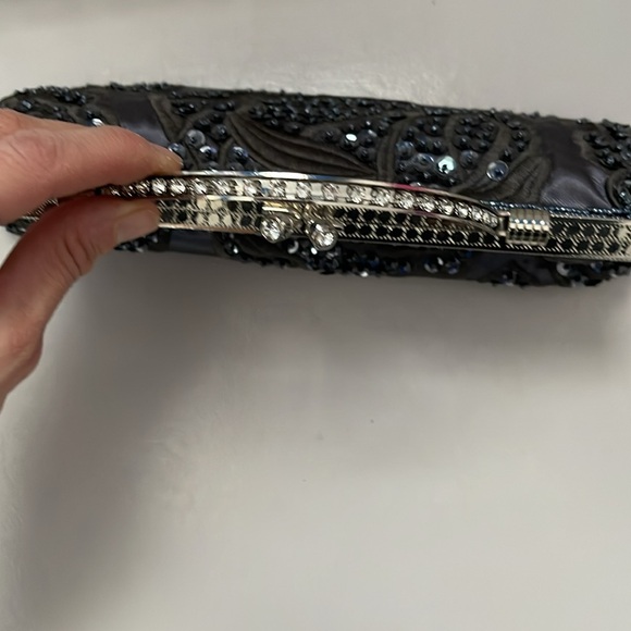 BNWT Silver grey beaded purse - Picture 2 of 4